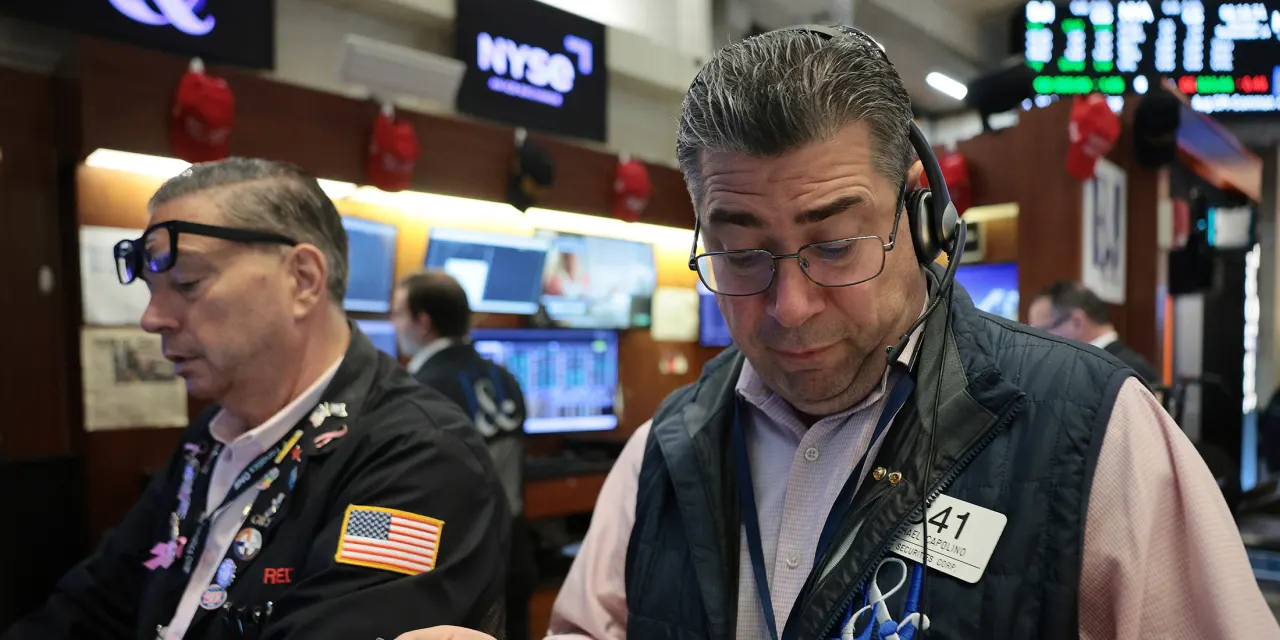 S&P 500 Dividend Yield Hits Historic Lows: 5 Dividend ETFs to Consider