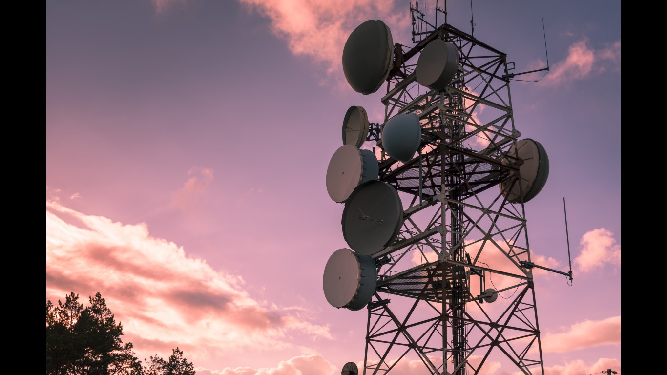 These 3 REITs Own the Towers Behind America's Wireless Networks. Which Pays Best?