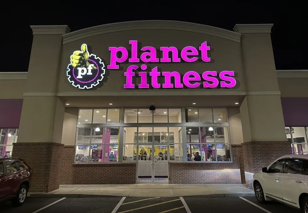 Planet Fitness Trips Over Marketing Errors, Analysts Slash Expectations