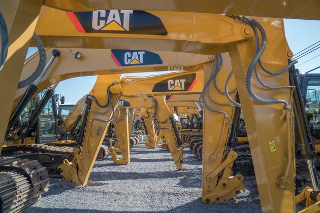 Caterpillar ends lower after six straight sessions of gains
