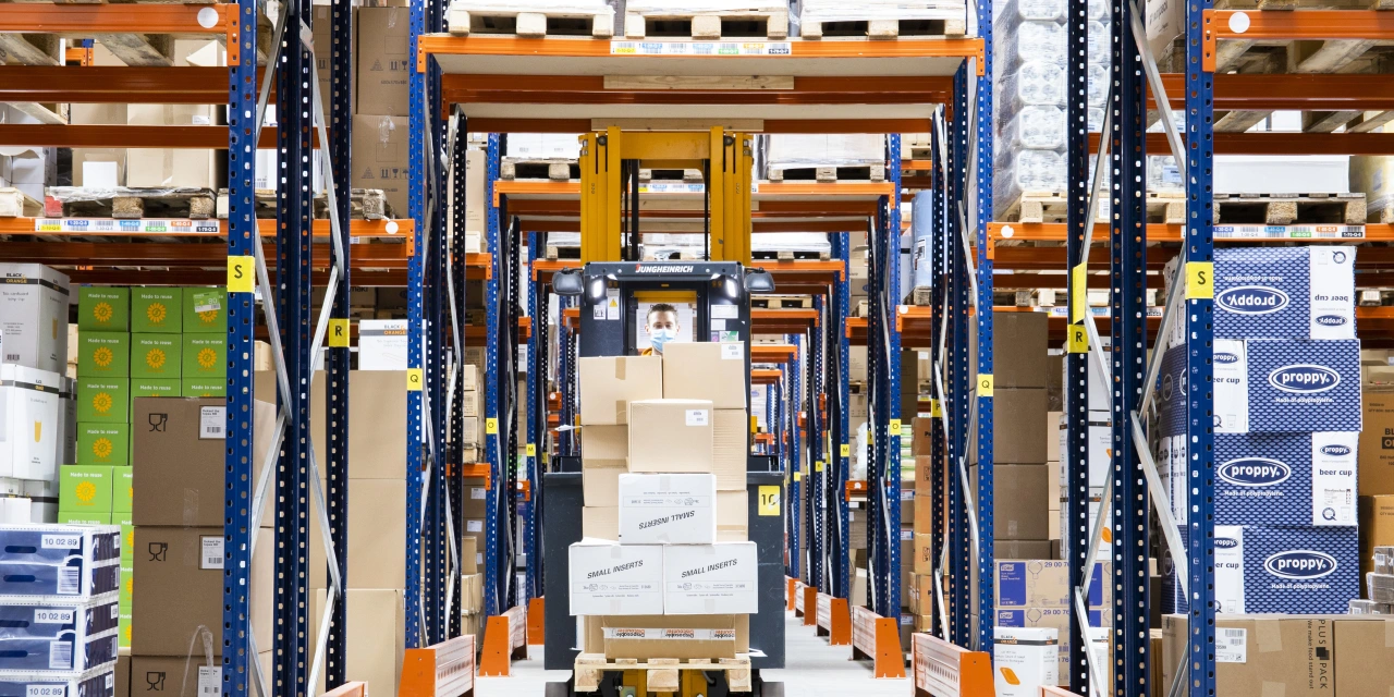 Bunzl Expects Revenue Growth, Backs Guidance