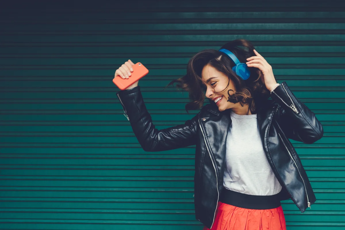 Spotify Stock Is Down 26%. Should You Buy the Dip, or Run for the Hills?