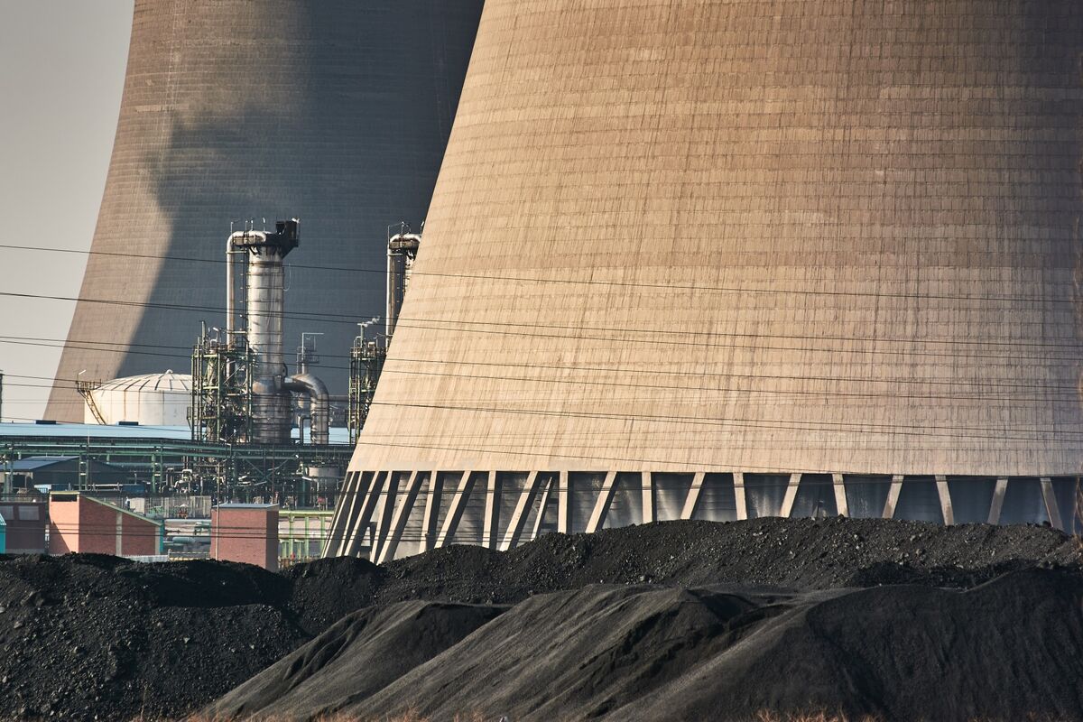 Sasol’s Wartime Windfall Revives Debate Over Coal’s Future
