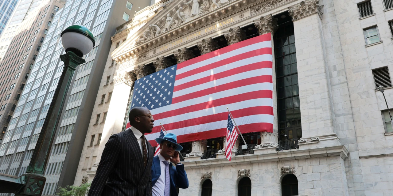 U.S. Futures, Global Stocks Rise; Oil Prices Tumble on Iran Peace Deal