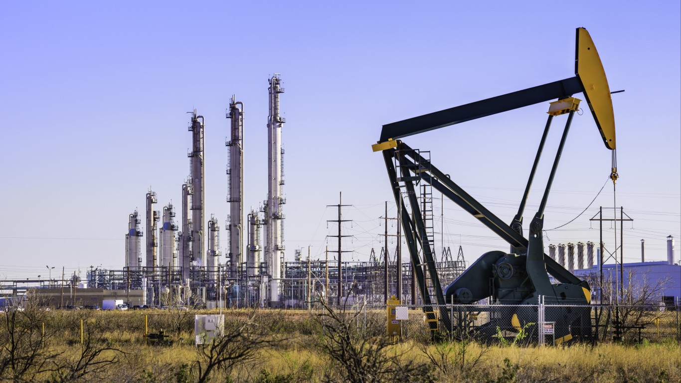 ConocoPhillips vs. EOG Resources: Which Oil Dividend Holds Up Better When Prices Swing?