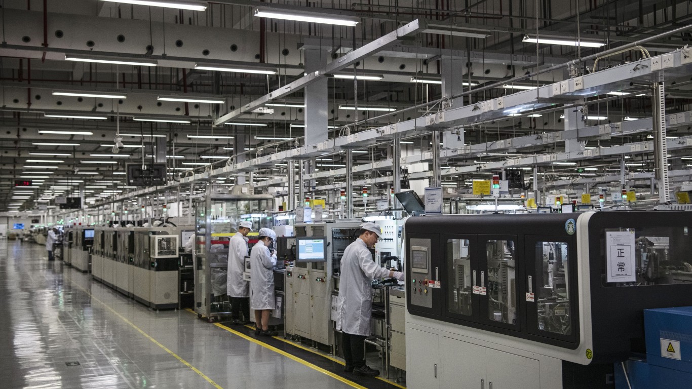 TSMC Raises Dividend 28% While 38% Revenue Growth Reframes the Geopolitical Risk