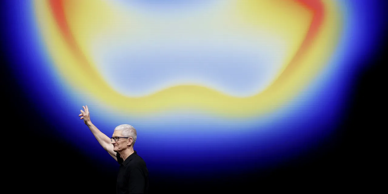 AI Remains a Glaring Problem for Apple. Why Cook’s Successor Can Fix It.