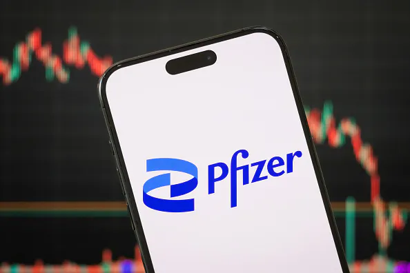 Pfizer beats earnings estimates thanks to cost cuts