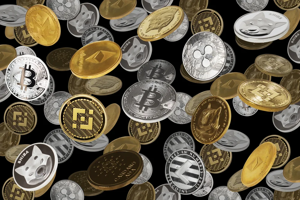 Bitcoin, Ethereum, Dogecoin Tumble Amid Recession Worries: Analyst Says 'Uptober Has Been Temporarily Postponed'