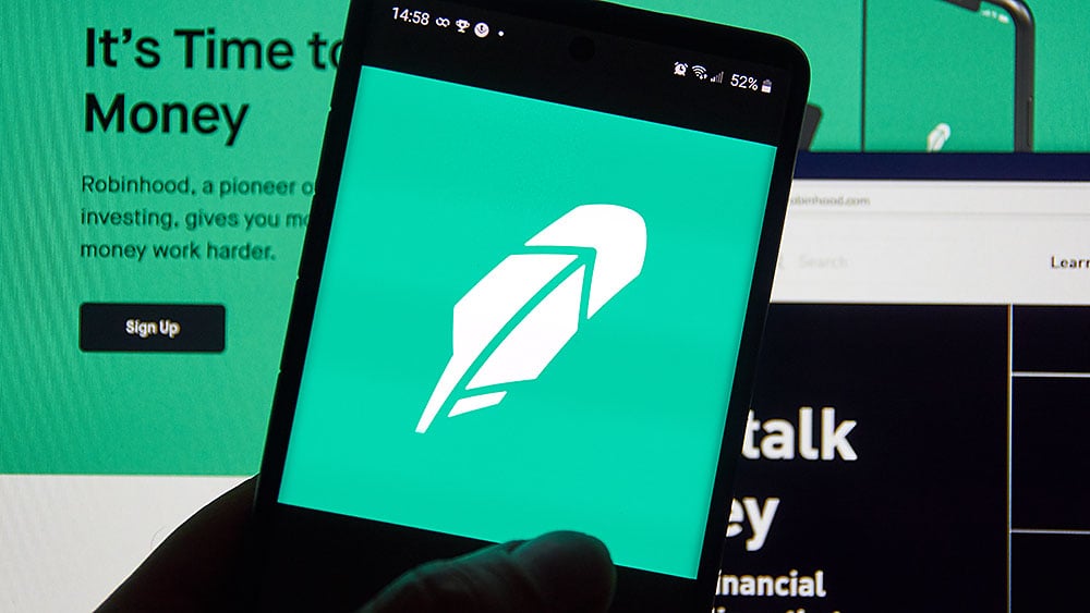Robinhood Stock's Bearish Price Action Points To This Kind Of Trade