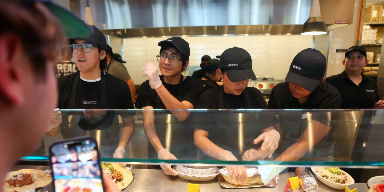 Chipotle and Yum! Look Like Bargains After Food-Safety Selloff