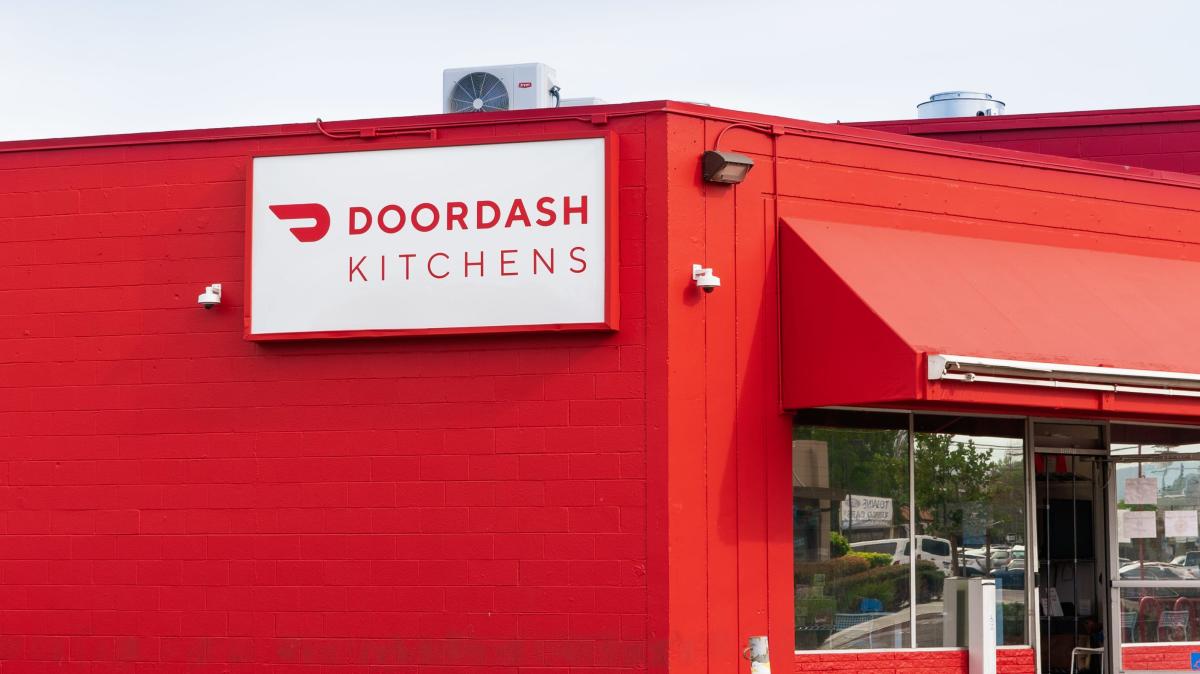 DoorDash, Shake Shack earnings point to consumer troubles - Yahoo Finance