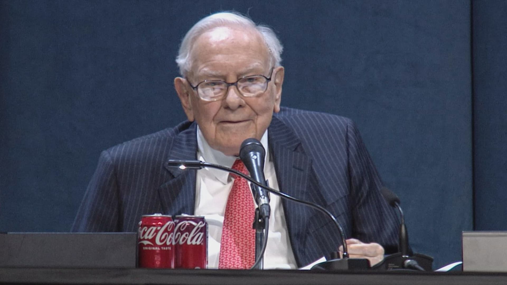 Berkshire worries grow as Buffett's CEO handover nears