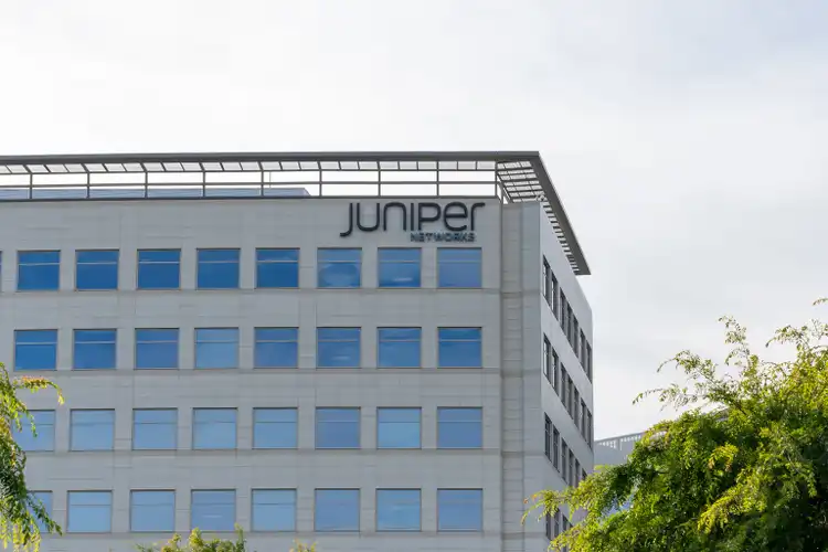 Juniper Networks reports Q1 top and bottom line miss, says HPE merger on track to close