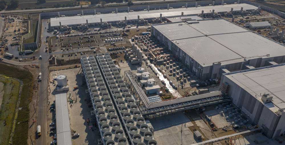 Surging AI Data Center Capex Seen Lifting These Stocks