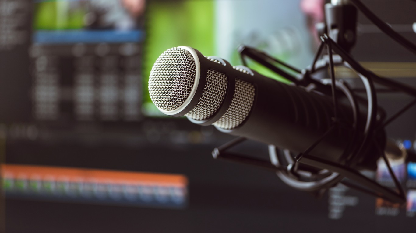 Berkshire Hathaway's 37% Sirius XM Stake Should Be Sold Despite 5.3% Dividend Yield