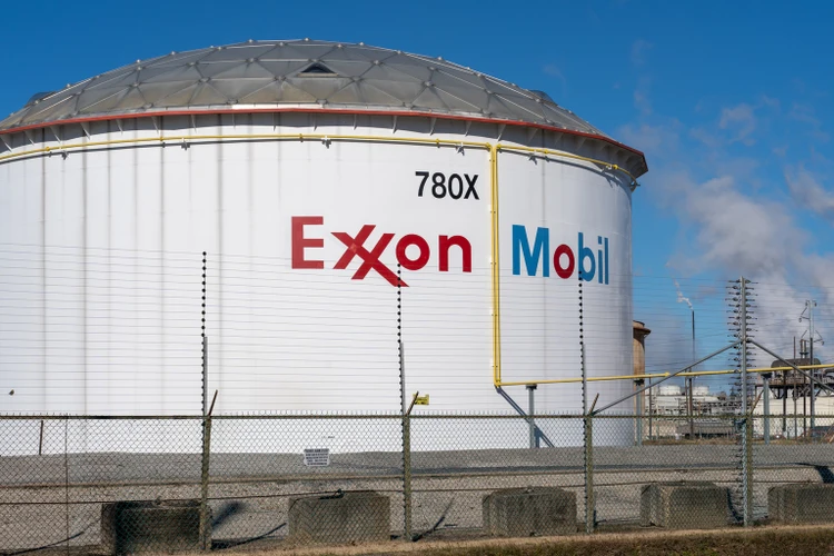Exxon expects long-term EU-U.S. gas deals - report
