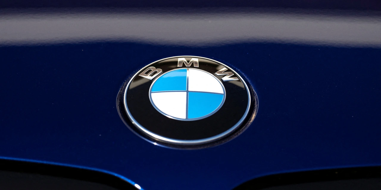 BMW Cuts Outlook as Middle East War, China Woes Weigh