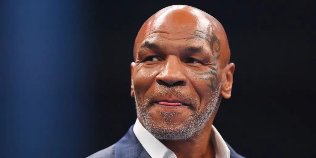Man punched by Mike Tyson on JetBlue flight is suing - Business Insider