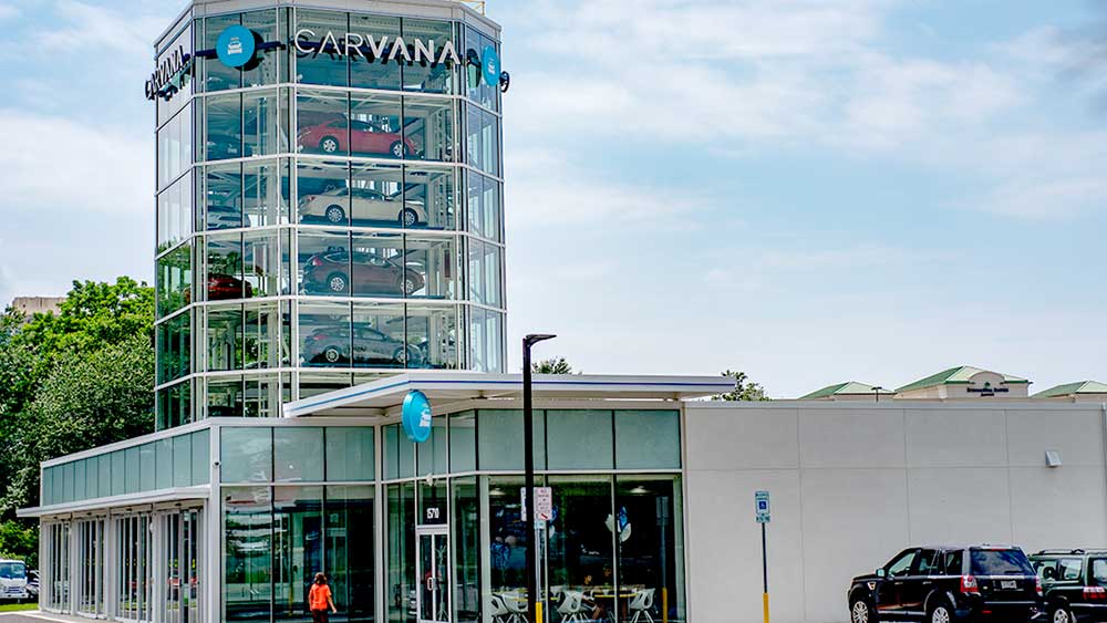 The Used Car Market Is Flashing Strength. But Carvana Keeps Sliding.