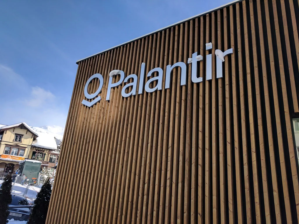 Palantir Insiders Are Selling 9 Shares for Every 1 They Buy. Here Is the Defense Stock Smart Money Is Buying Instead