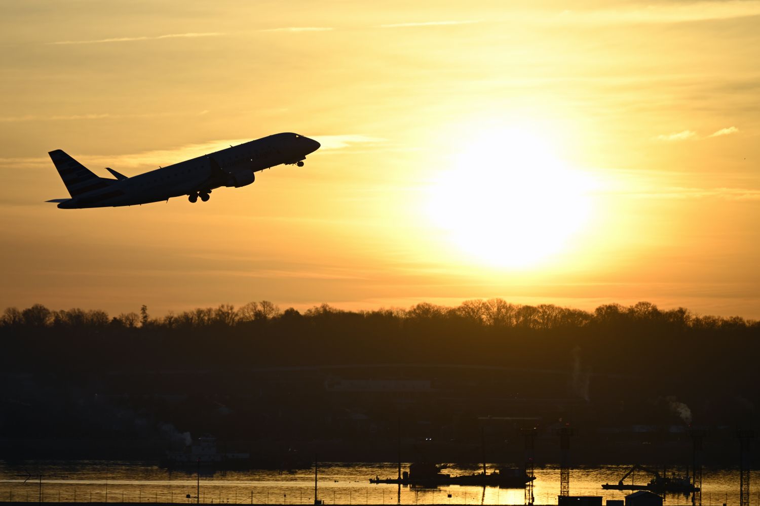 Americans Are Down on the Economy. This Expert Likes Travel Stocks Anyway