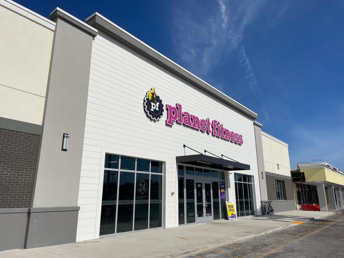 Planet Fitness has grand opening and Starbucks, T-Mobile under construction in Fort Pierce - Yahoo Finance
