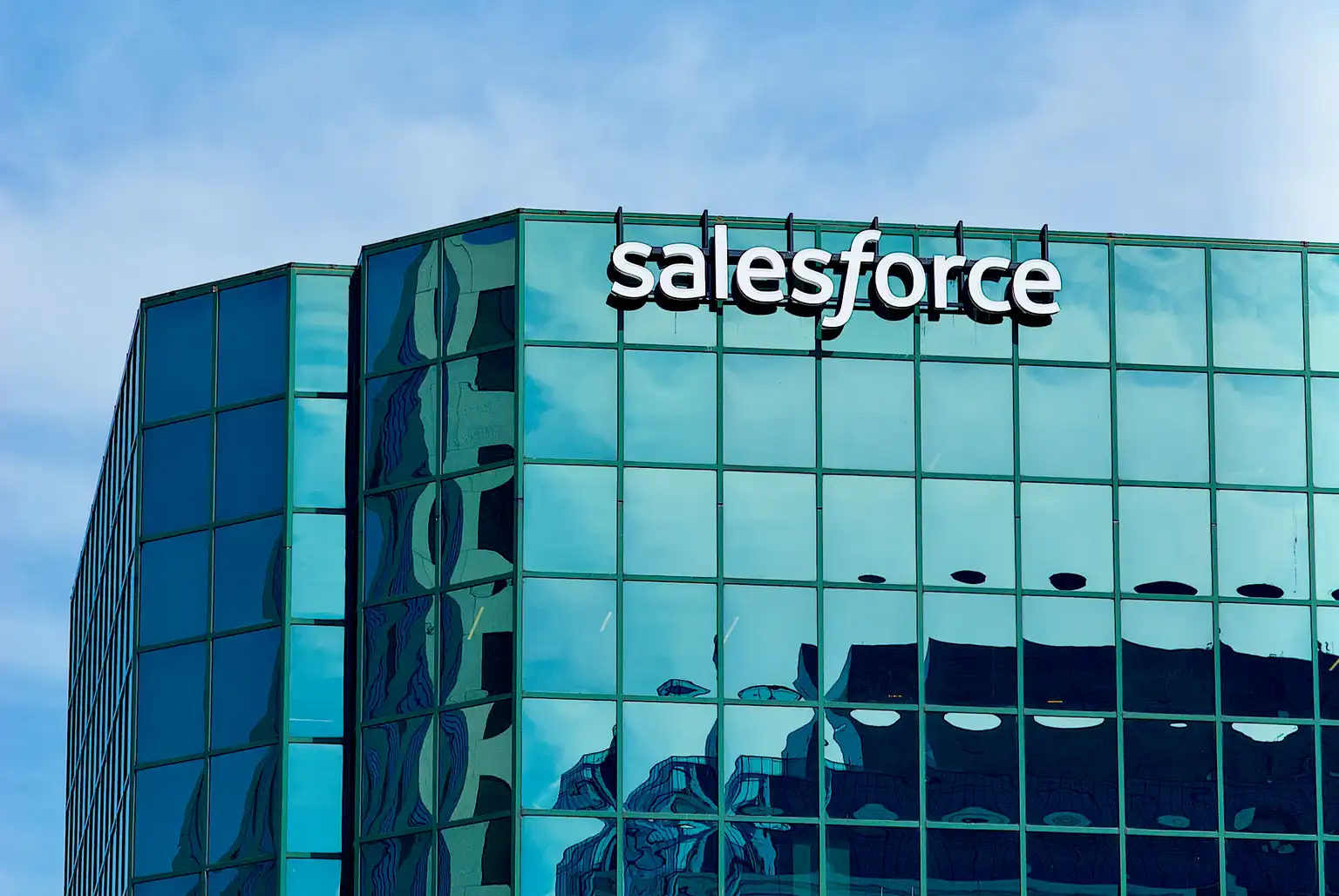 Salesforce's Activist Makeover Faces Trial By M&A - Seeking Alpha