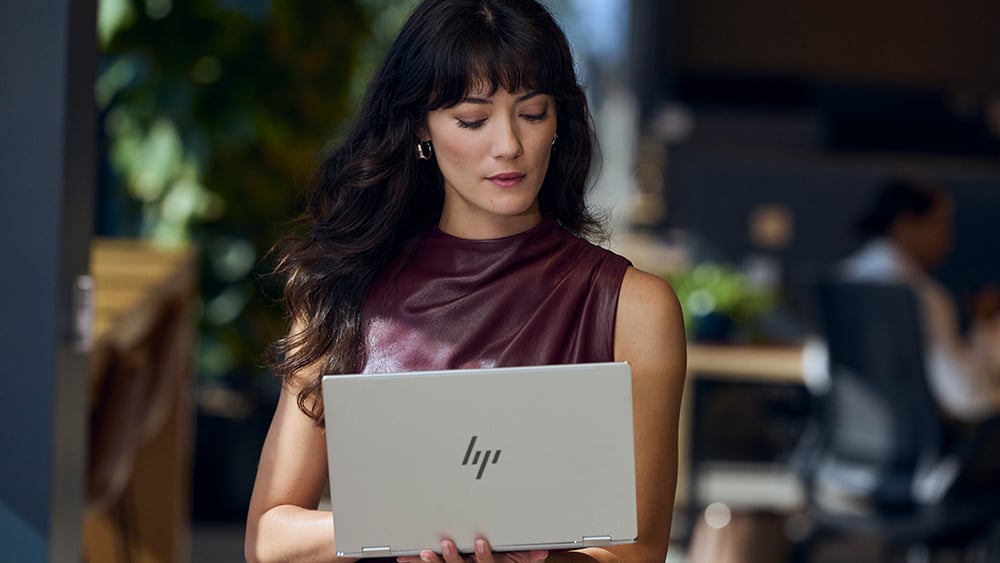 HP Stock Drops After PC Maker Forecasts Industry Sales Decline