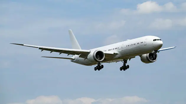 China to buy 200 Boeing jets, seek extension of U.S. trade deal