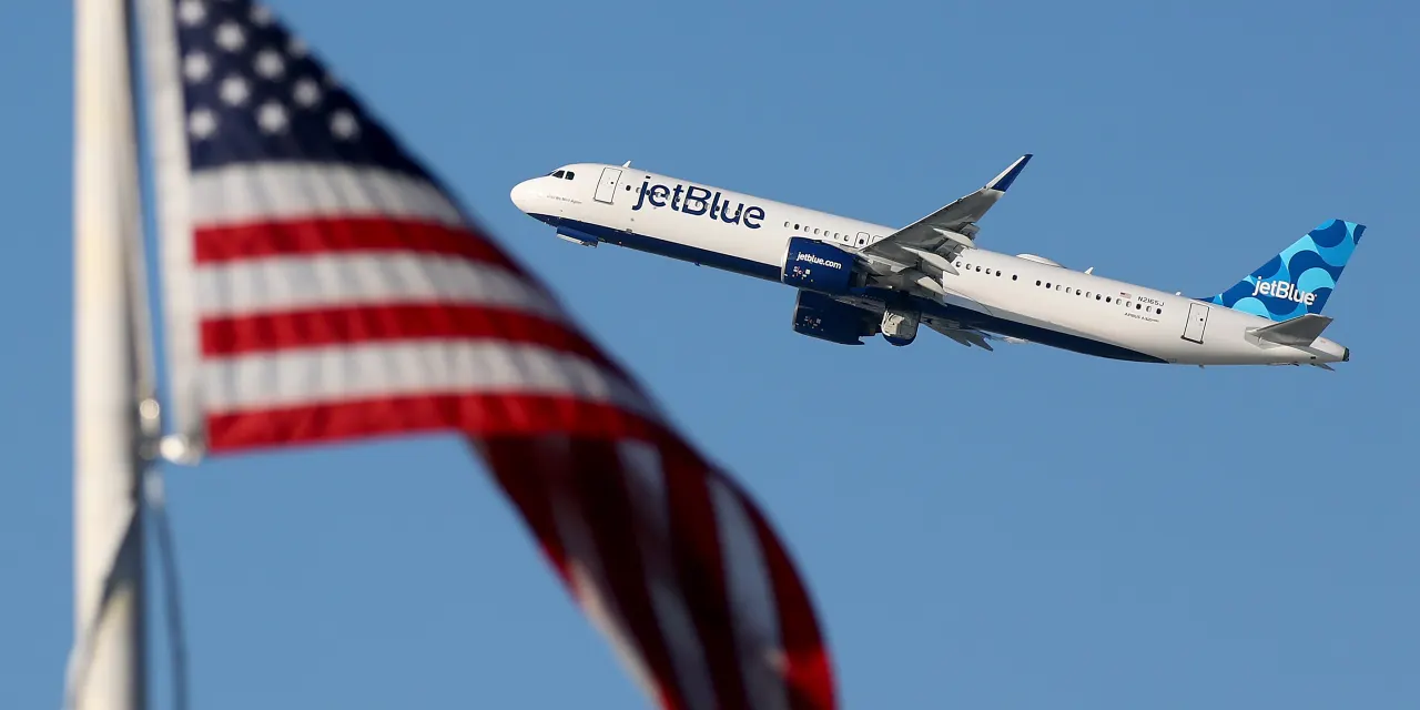 Delta, United, American Airlines Stocks Rise. JetBlue Drops as Fuel Fears Persist.