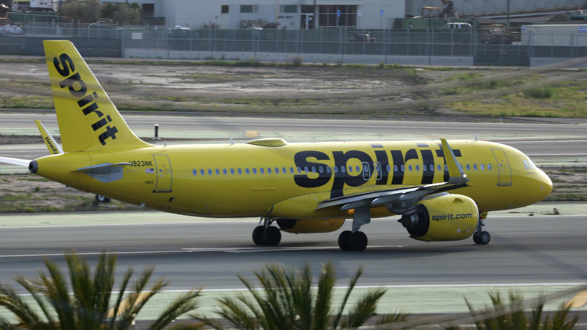 Spirit Airlines stock sinks as CEO cites 'challenging' climate - Yahoo Finance