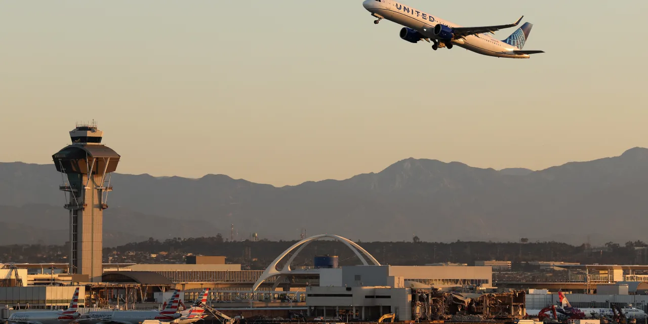 United Airlines just set a daily record for bookings, but that isn’t helping the stock