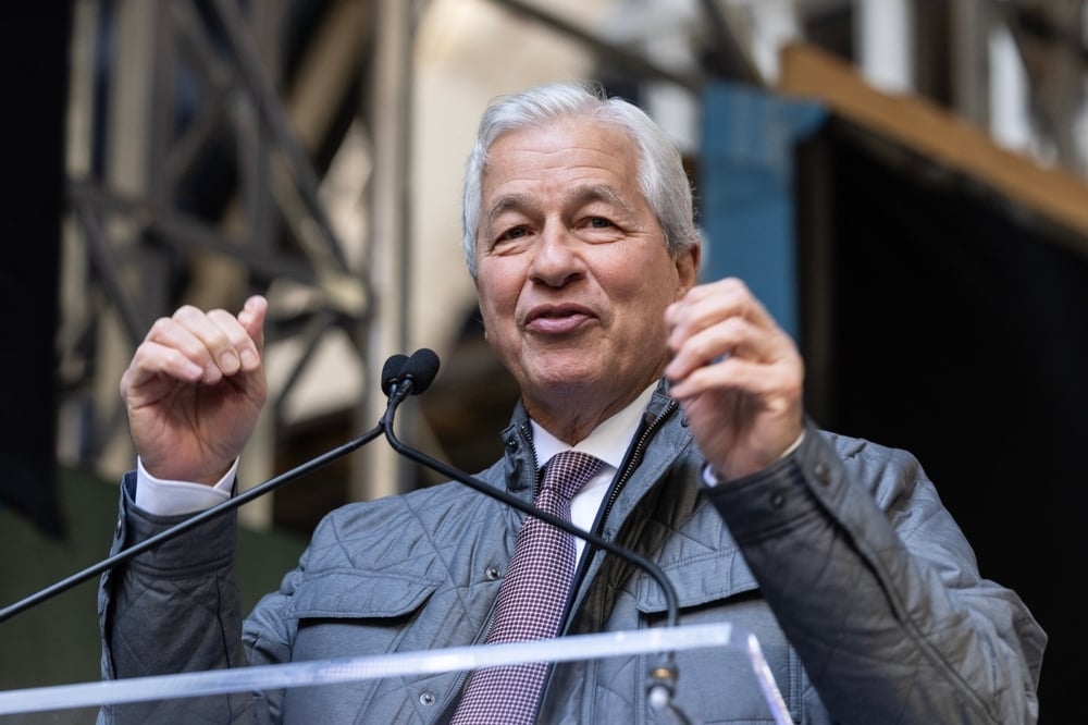 Jamie Dimon Blasts Brian Armstrong Over CLARITY Act: 'You Are Full Of...'