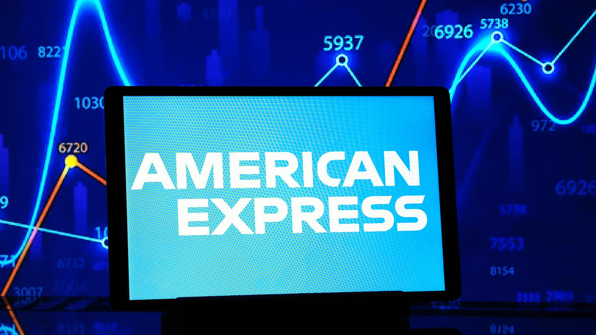 American Express tops Q1 estimates, driven by new customers