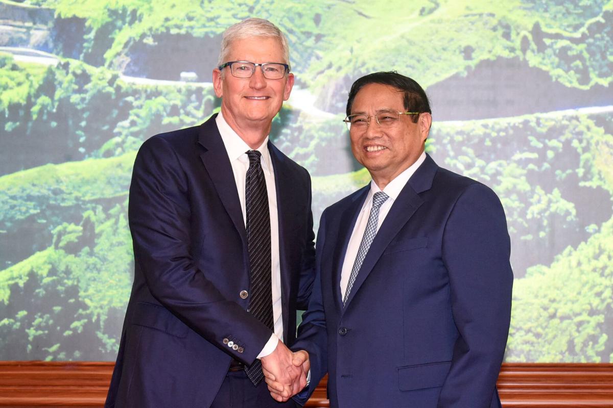 Apple's Tim Cook Says He Seeks to Boost Vietnam Investment, State Media Reports - Yahoo Finance