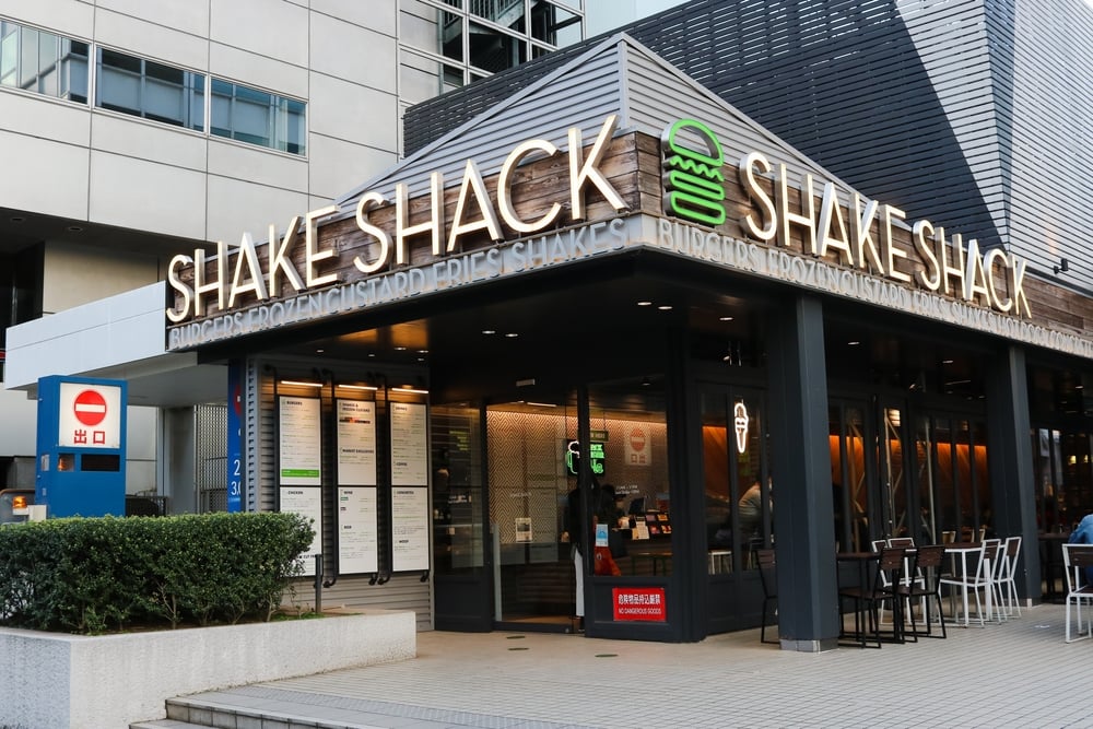 Shake Shack Tops Q2 Expectations as Sales Rise 17% and Labor Costs Ease