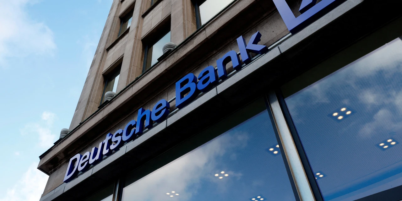 Deutsche Bank Profit Beats Views on Lighter Costs