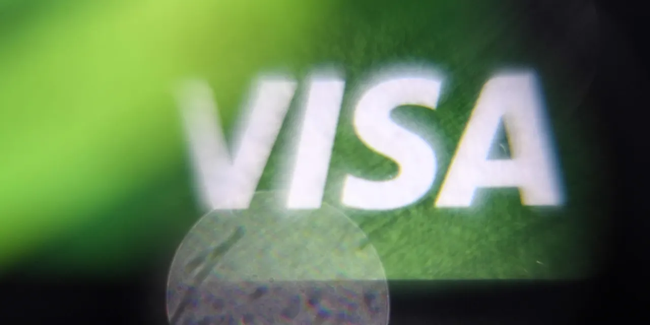 Why Visa’s stock could be a better play than Mastercard’s this year