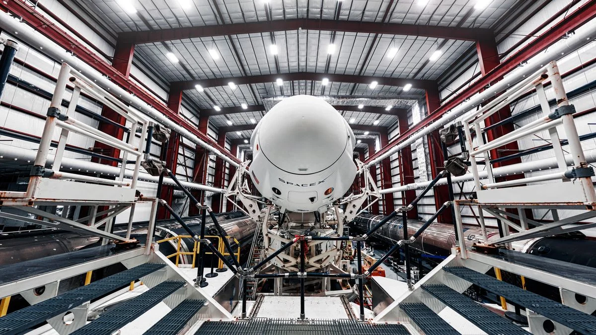 Opinion: While the Odds of a SpaceX-Tesla Merger Are Climbing, Combining 2 Wrongs Won't Make a Right on Wall Street
