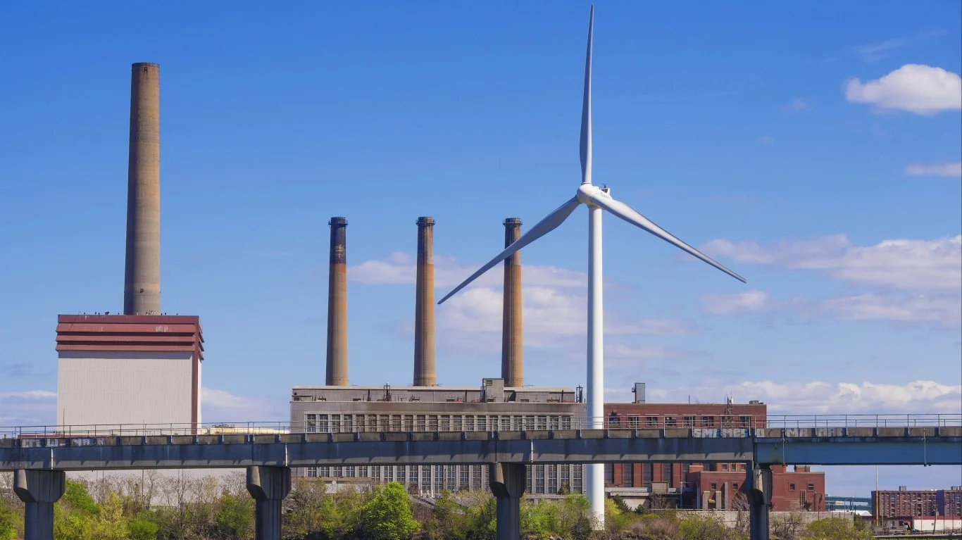 Brookfield Renewable vs. Clean Harbors: Two Clean Economy Plays, One Better Buy