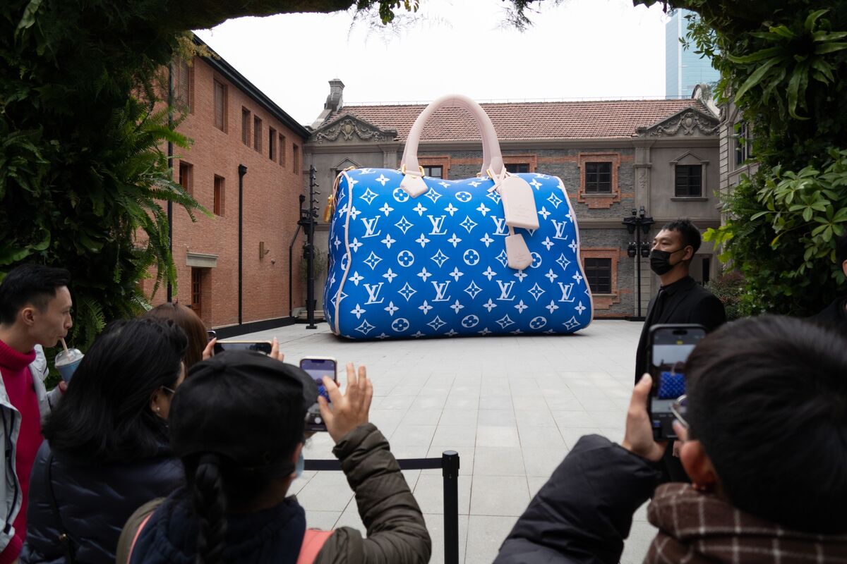 Luxury Labels Hit by Soaring Number of Chinese Returning Goods - Bloomberg