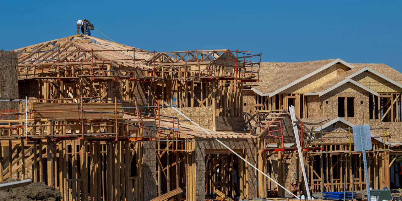 The Home Builder Rally Left Lennar Behind. Watch Its Margins.
