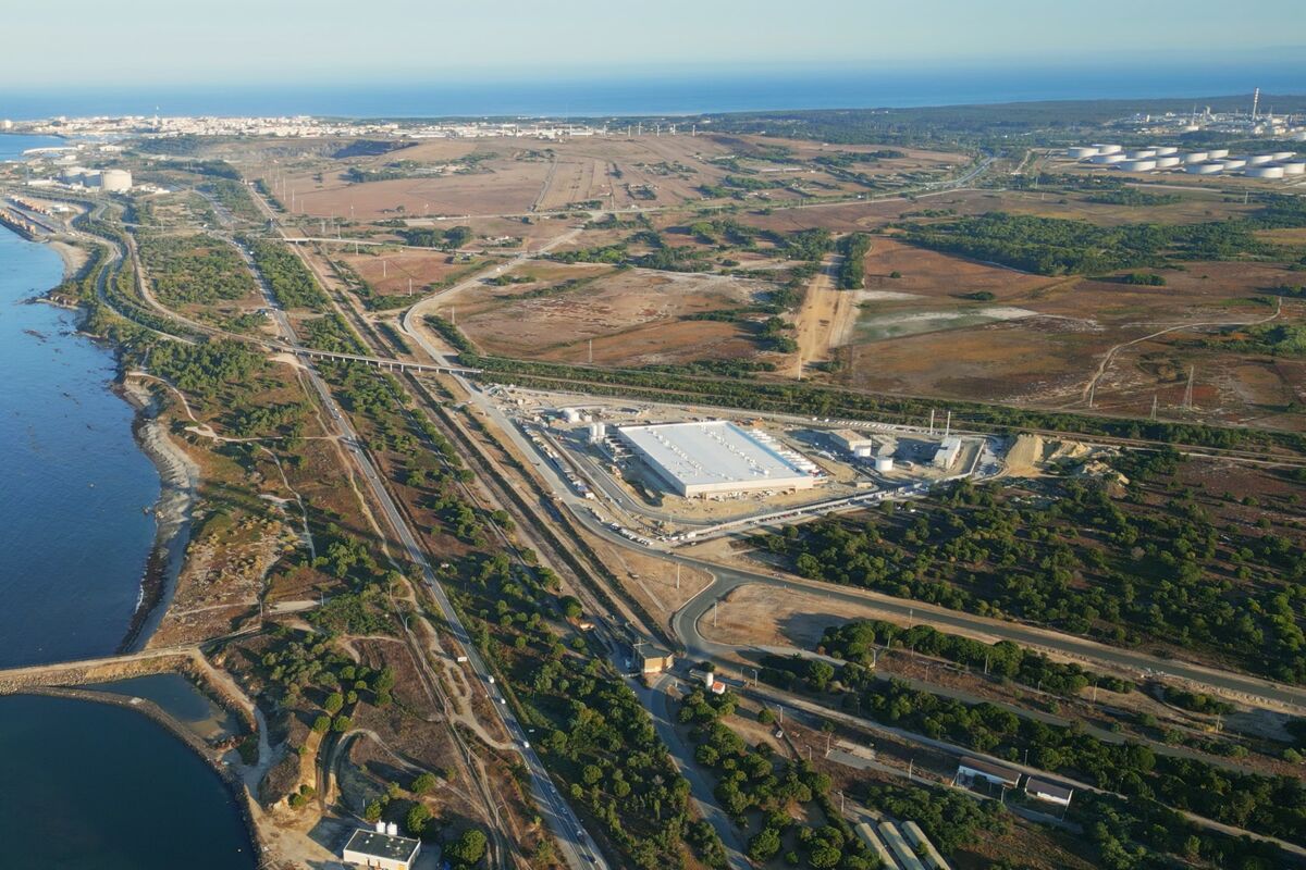 Microsoft Plans to Invest $10 Billion in Portugal AI Data Hub