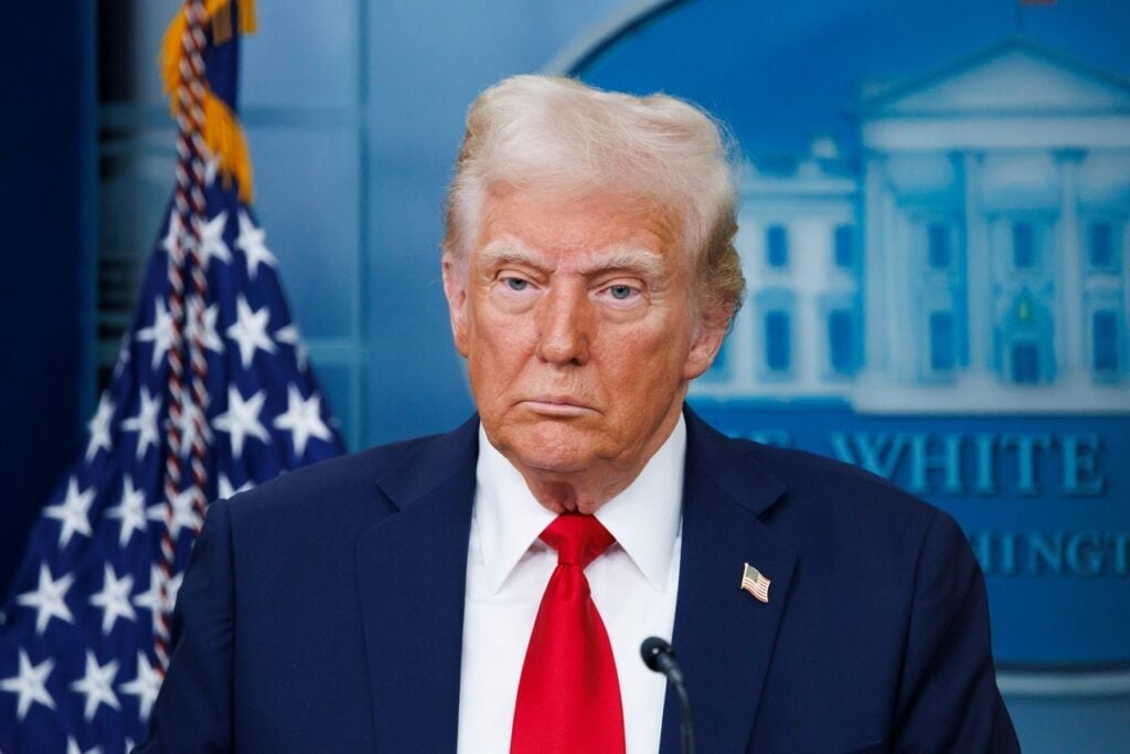 Trump's Approval Falls in Another Poll, Democrats Edge Out Republicans As Preferred Economic Managers— Crypto Punters See This Party Sweeping the Midterms