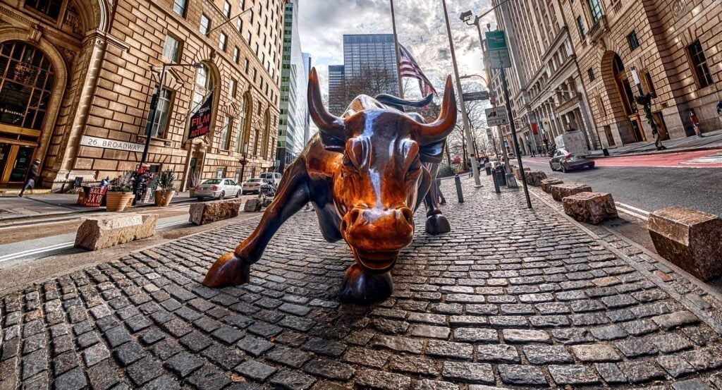 SCHD to Become King of Dividend ETFs? Aims to Overtake VIG in Key Milestone