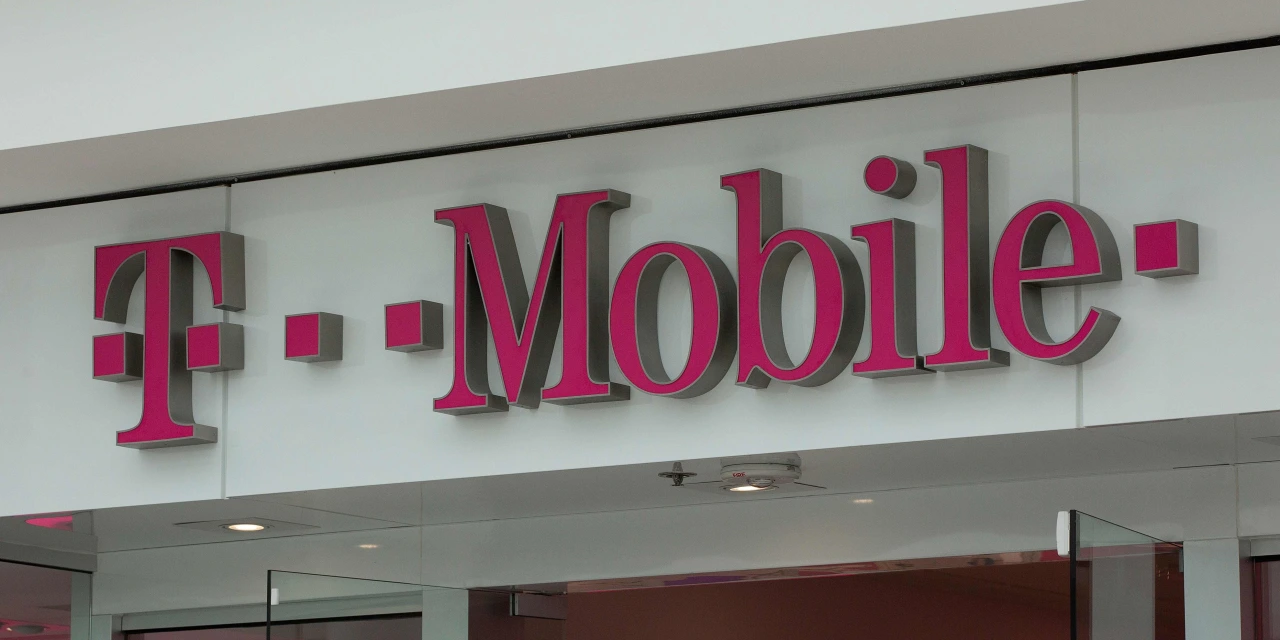 T-Mobile First-Quarter Revenue Rises on Postpaid Account Growth