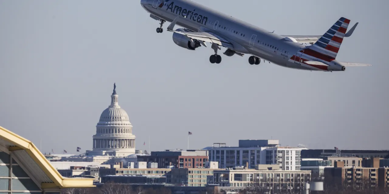 Starlink signs a new airline customer as it races to be the top in-flight internet provider