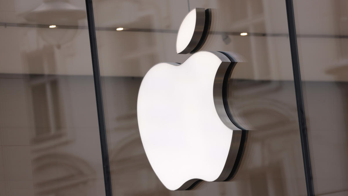 This Apple short seller is concerned about these risks