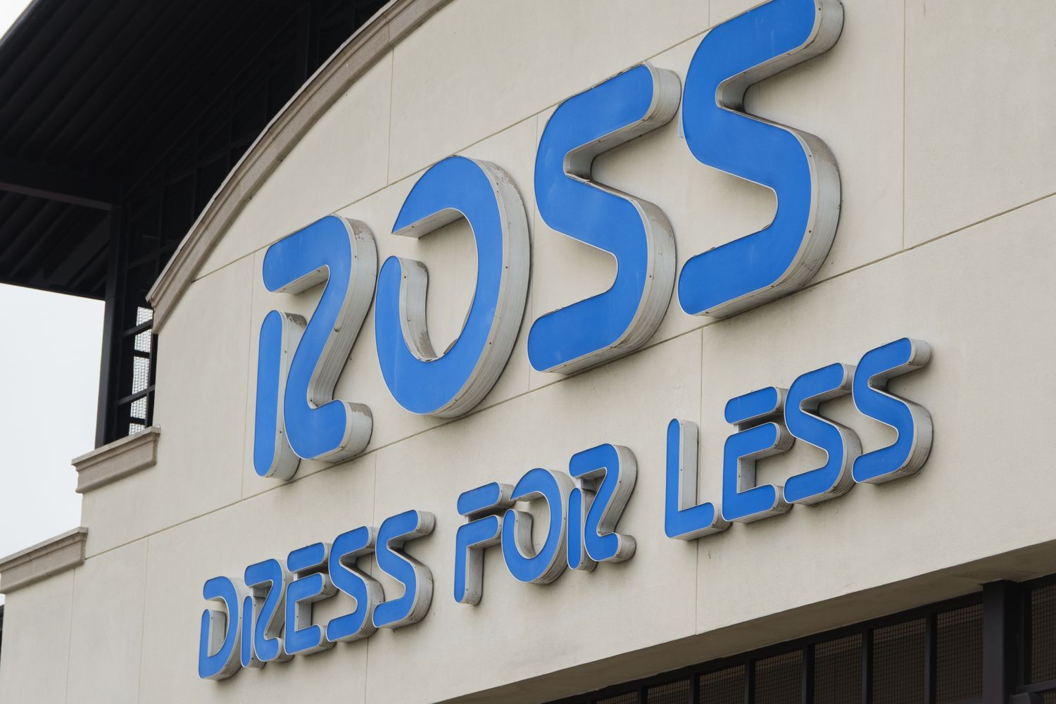 Top Stock Movers Now: Ross Stores, Gap, Intuit, Oracle, and More